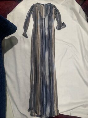Fashion Nova Abstract Marble Long Sleeve V-Neck Maxi Dress